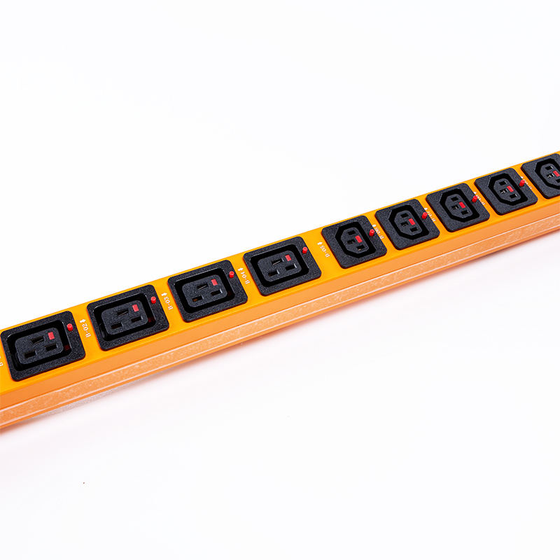 20 uttag IEC C13 IEC C19 låsbara uttag 1U Hot swappable Indicator Vertical RS485 Metered Rack PDU