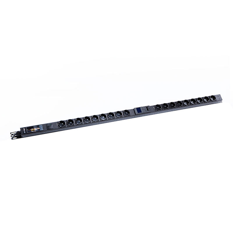 18 uttag Tyskland 1U överspänningsskydd Hot Swappable RS485 Metered Rack PDU