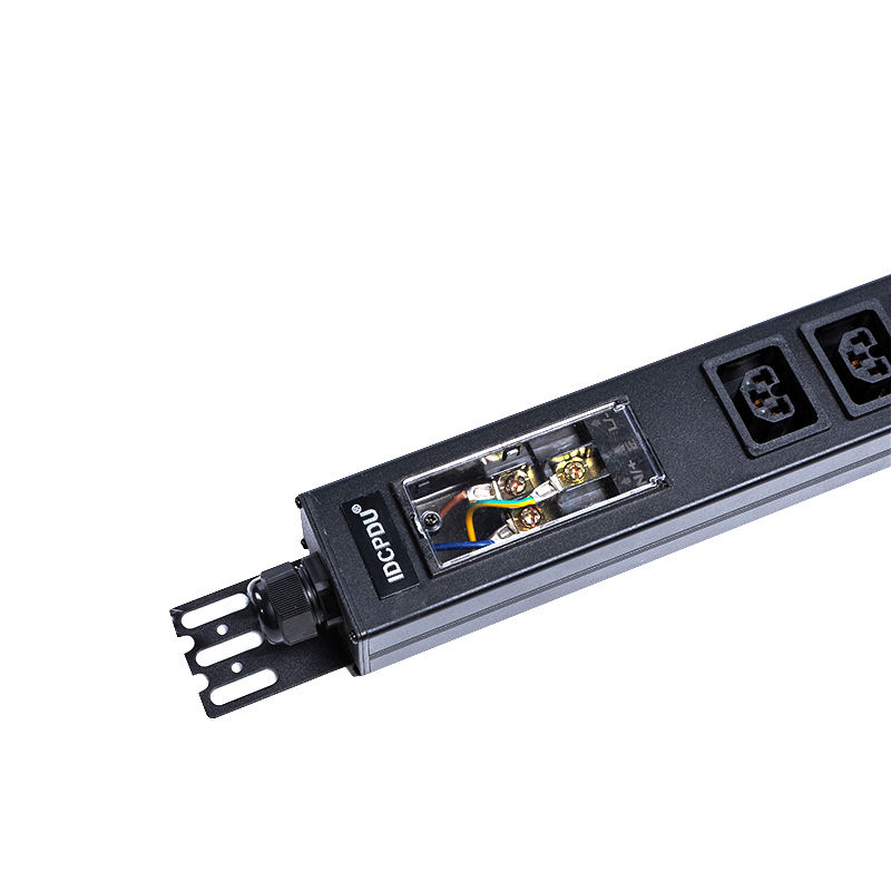 16 uttag IEC C13 C19 & US Sockets 1,5U vätskemagnetisk kretsbrytare Vertikal TCP/IP smart Rack PDU