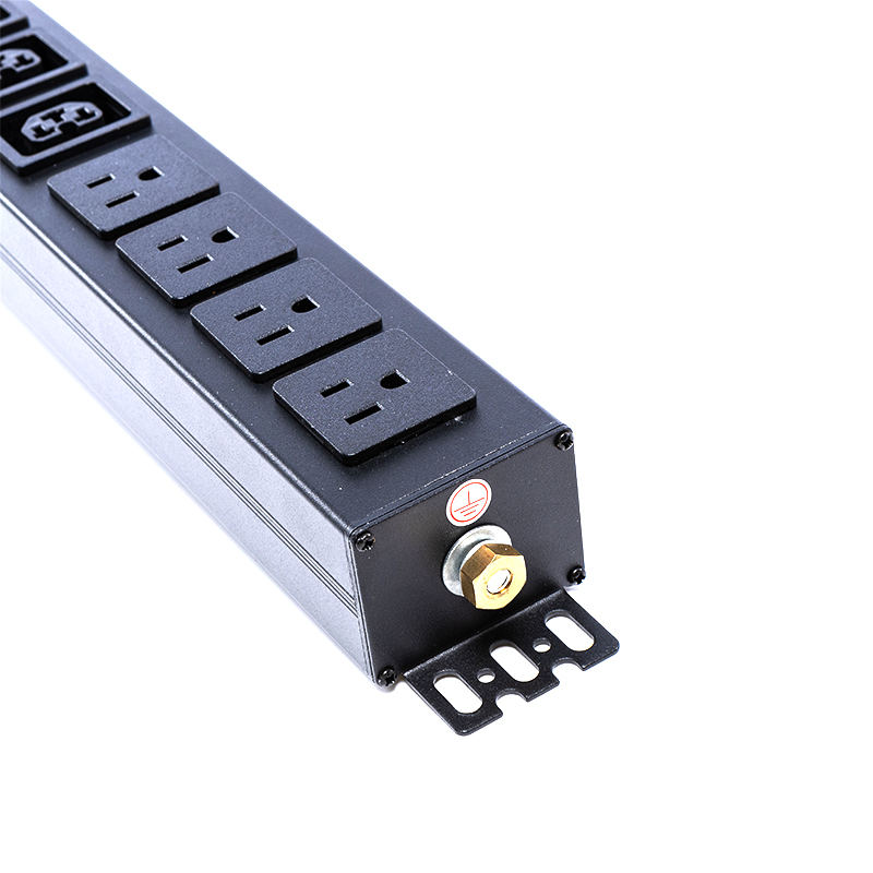 16 uttag IEC C13 C19 & US Sockets 1,5U vätskemagnetisk kretsbrytare Vertikal TCP/IP smart Rack PDU