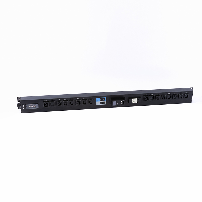 16 uttag IEC C13 IEC C19 Låsbart uttag Spänne utrustad 2,5U Hot Swappable Överspänningsskydd Vertikal Modbus-RTU RS485 mätt Rack PDU