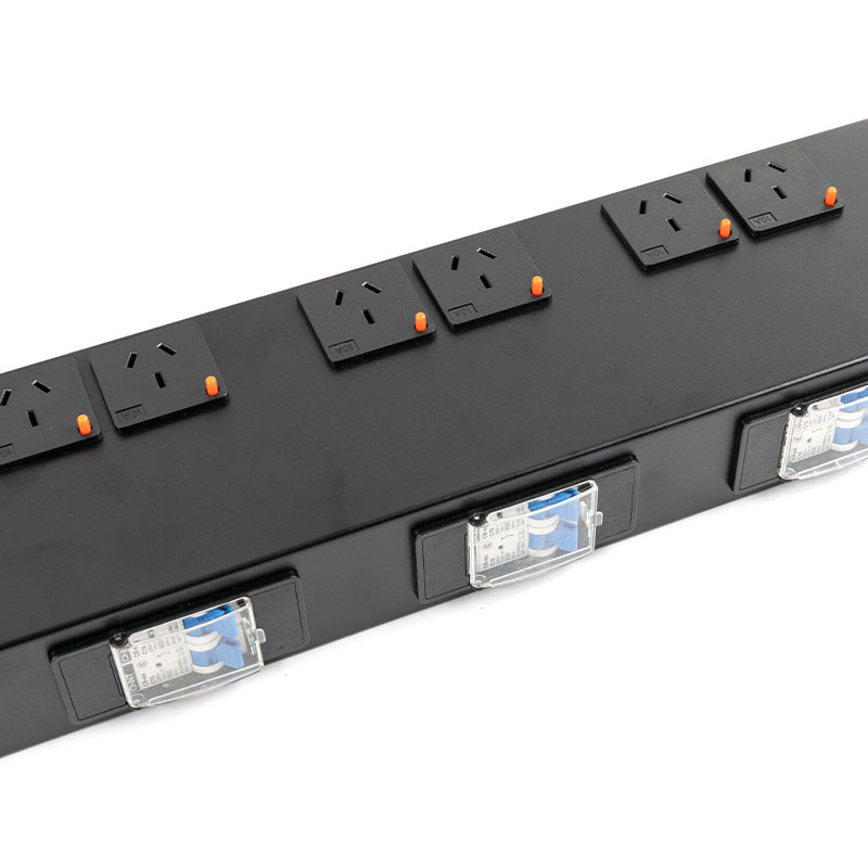 16-uttag Vertikal Breaker Switched Rack Pdu