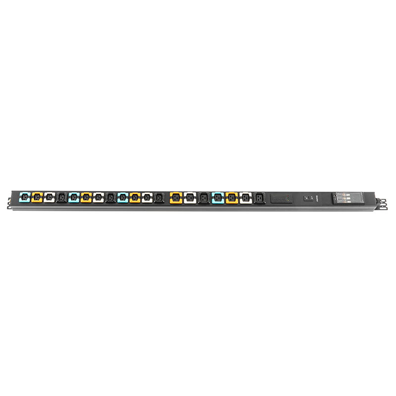 19-uttag C13 C19 Vertikal Breaker 3 SPD Switched Rack Pdu