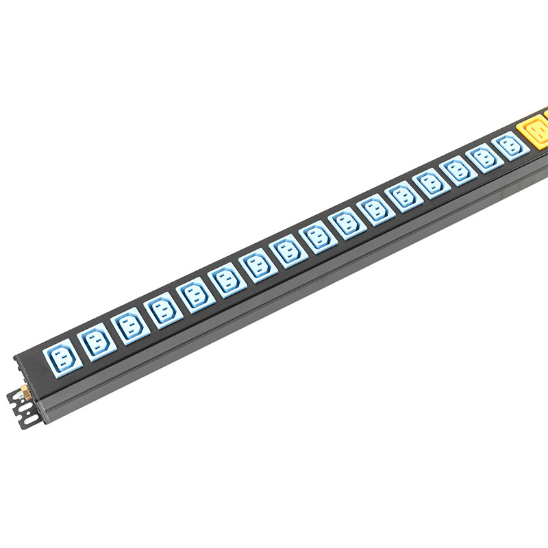 24-uttag C13x16 C19x8 Vertikal digital strömspänningsmätare Breaker SPD Switched Rack Pdu