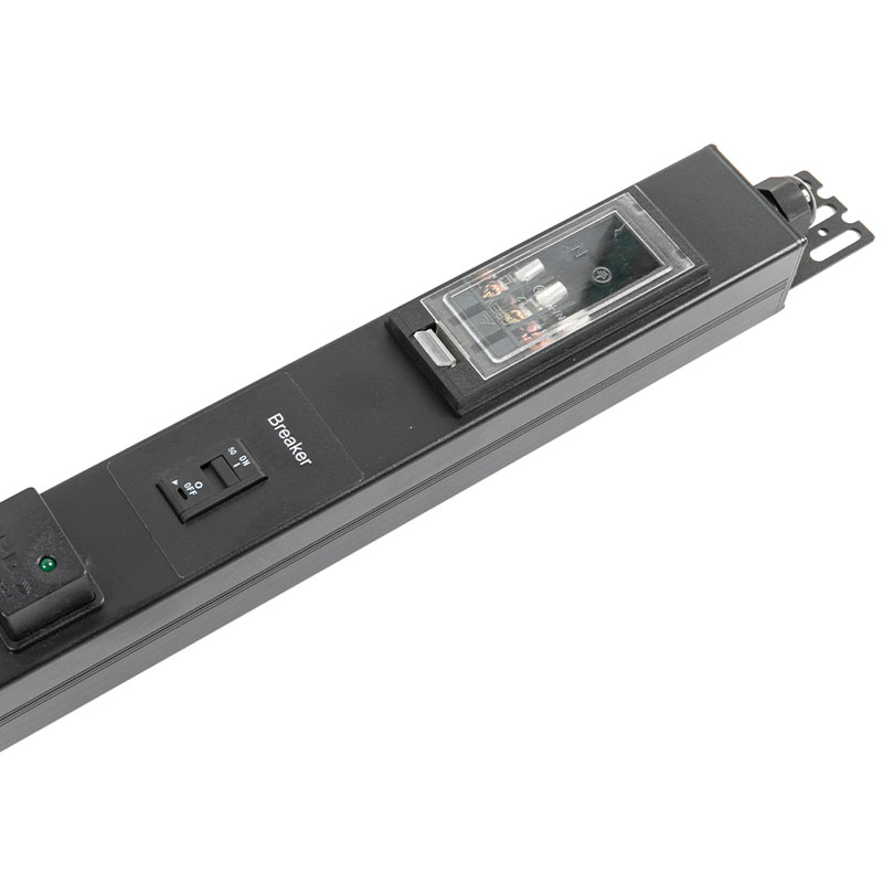 18-uttag Sydafrika Vertical Surge Protection Breaker Switched Rack Pdu