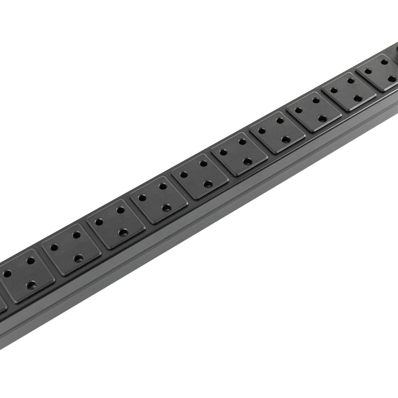 18-uttag Sydafrika Vertical Surge Protection Breaker Switched Rack Pdu